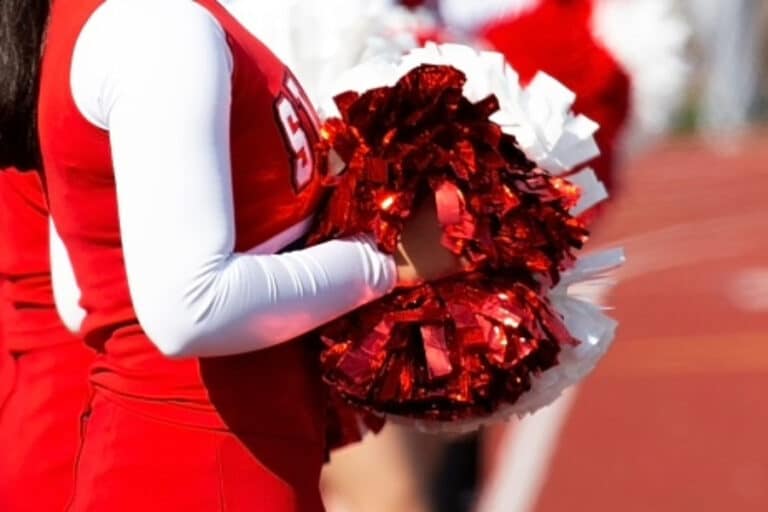 side view of cheerleaders