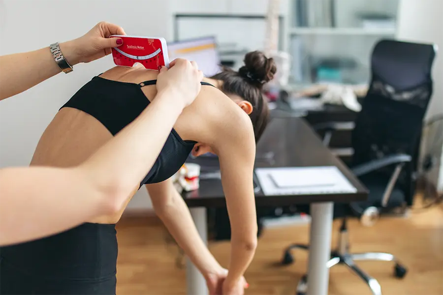 working with a patient with scoliosis from analysis to exercise